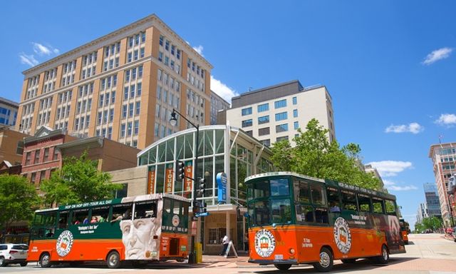 Xe điện Hop-On Hop-off Phố cổ Washington DC và Nghĩa trang Quốc gia Arlington